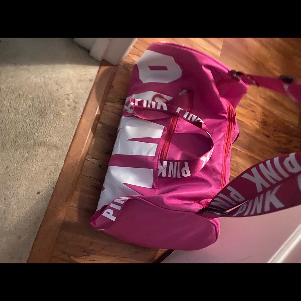 Pink duffel bag zipper on the top Latin room